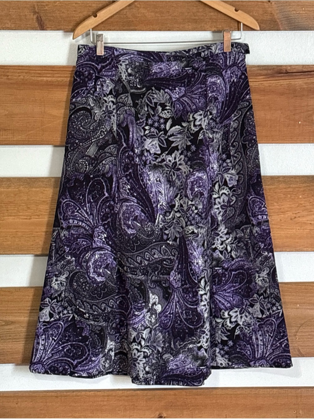 Koret Fit & Flare Purple Floral Paisley Designed Black Skirt Women's Size 10